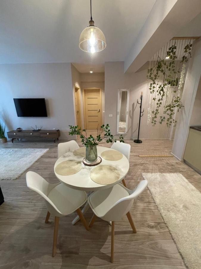 Vega Apartment By Moonlight مامايا المظهر الخارجي الصورة