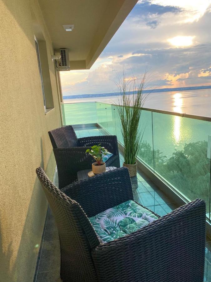 Vega Apartment By Moonlight مامايا المظهر الخارجي الصورة