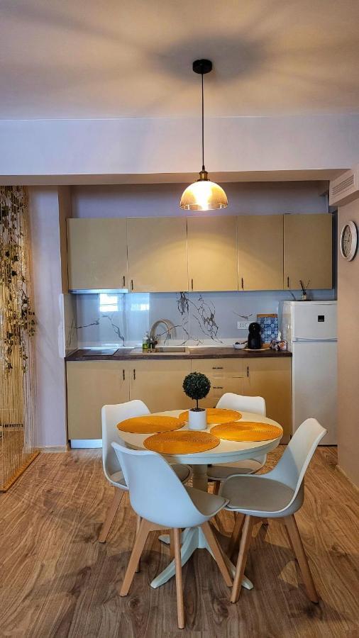 Vega Apartment By Moonlight مامايا المظهر الخارجي الصورة